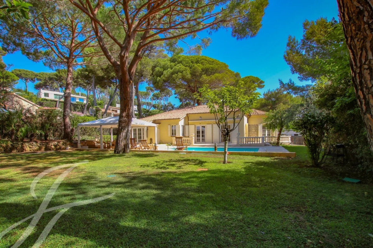 Luxury House for sale in Cap d'Antibes, 3 000 000 €, Photo 2