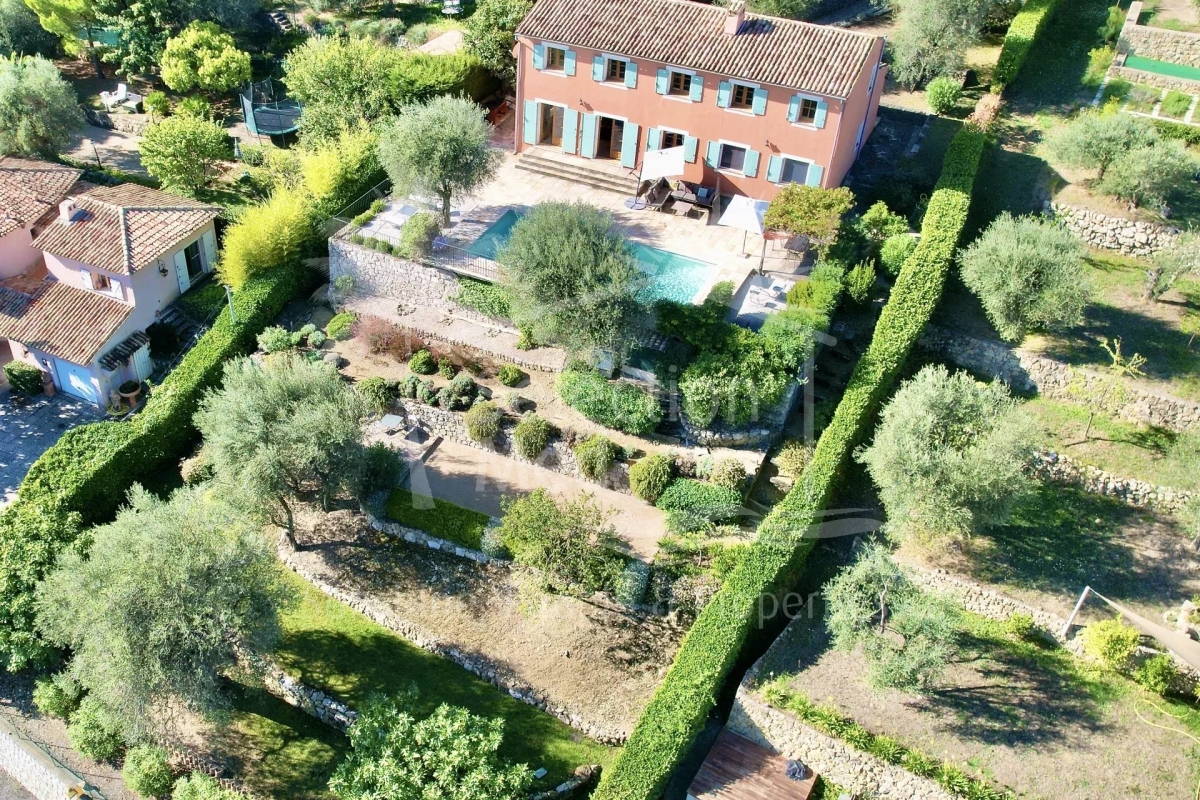Luxury House for sale in Châteauneuf-Grasse, 995 000 €, Photo 1