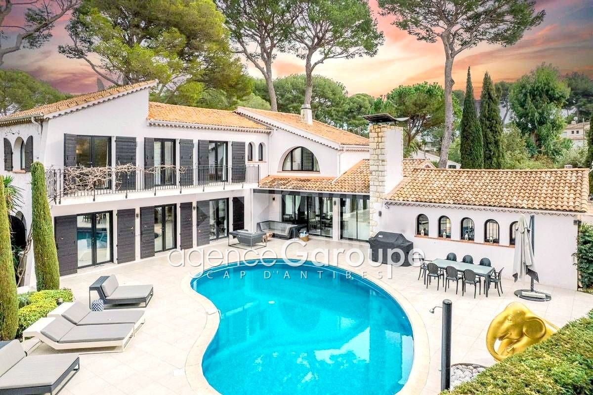 Luxury House for sale in Cap d'Antibes, 4 700 000 €, Photo 1