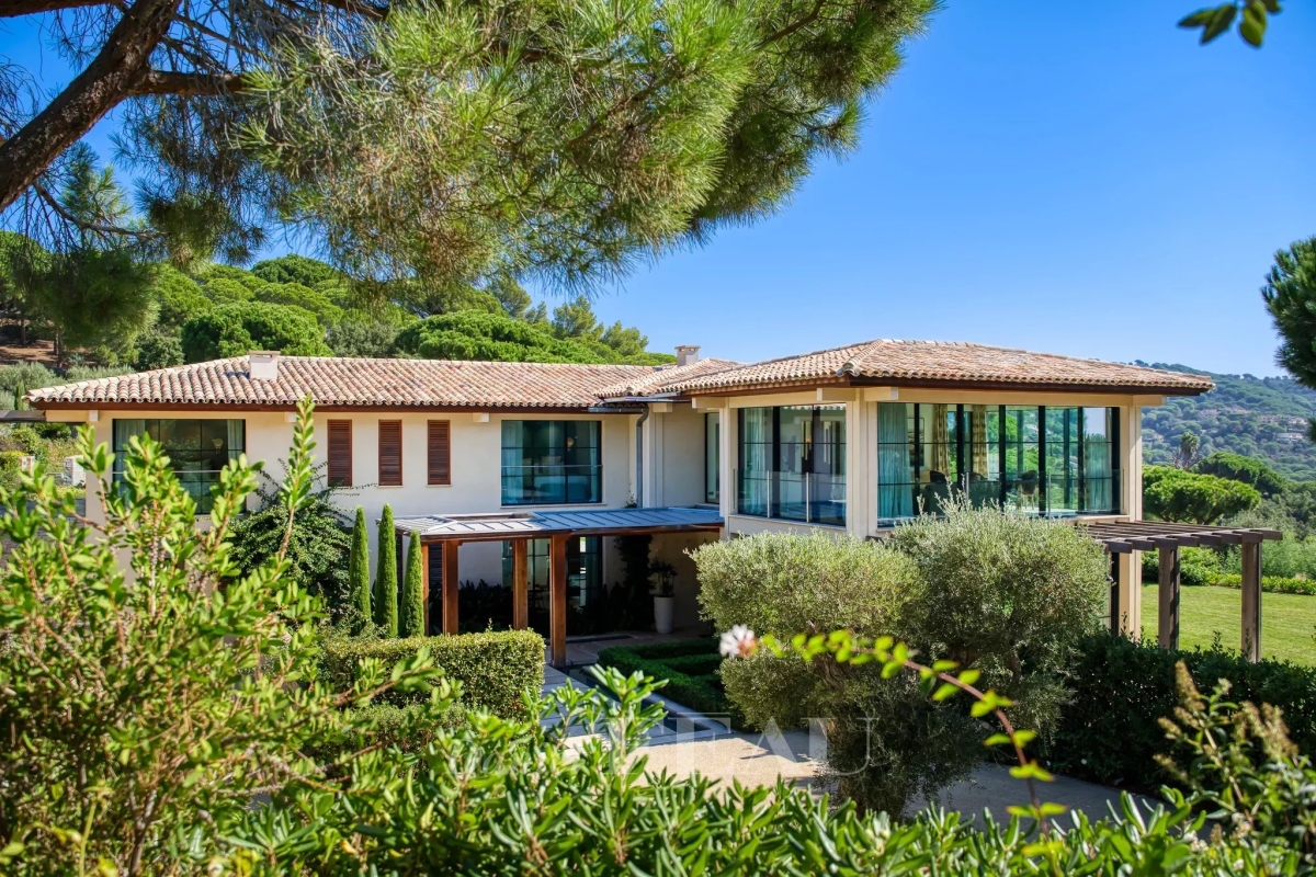 Luxury House for sale in La Croix-Valmer, 29 950 000 €, Photo 3