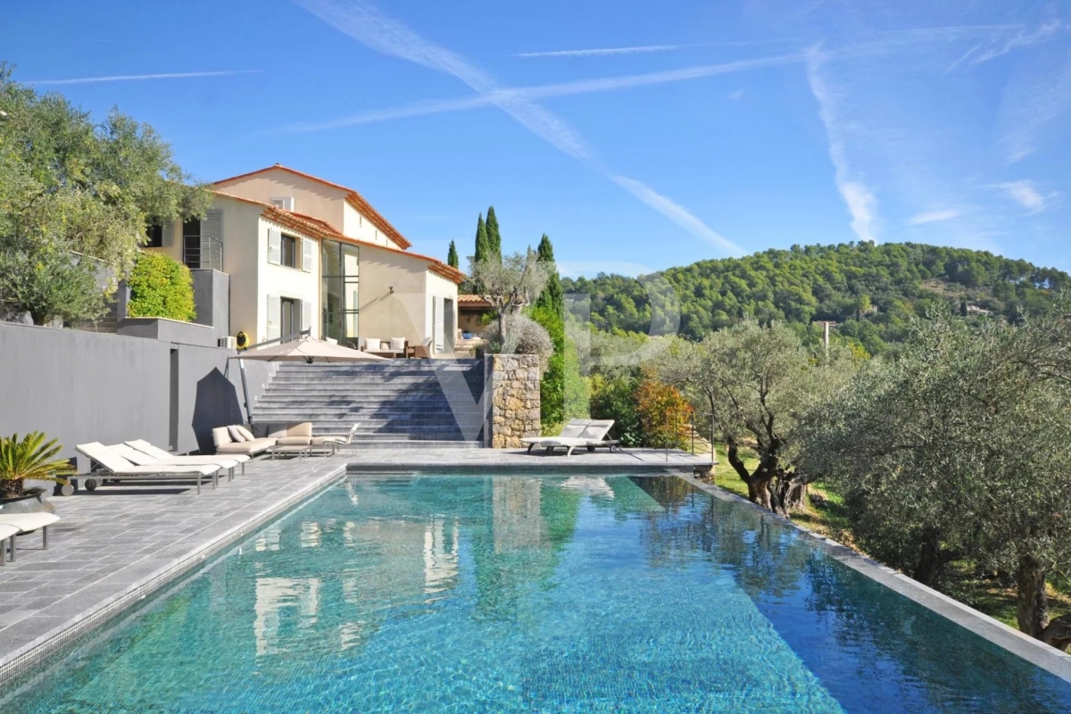 Luxury House for sale in Tourrettes, 3 980 000 €, Photo 1