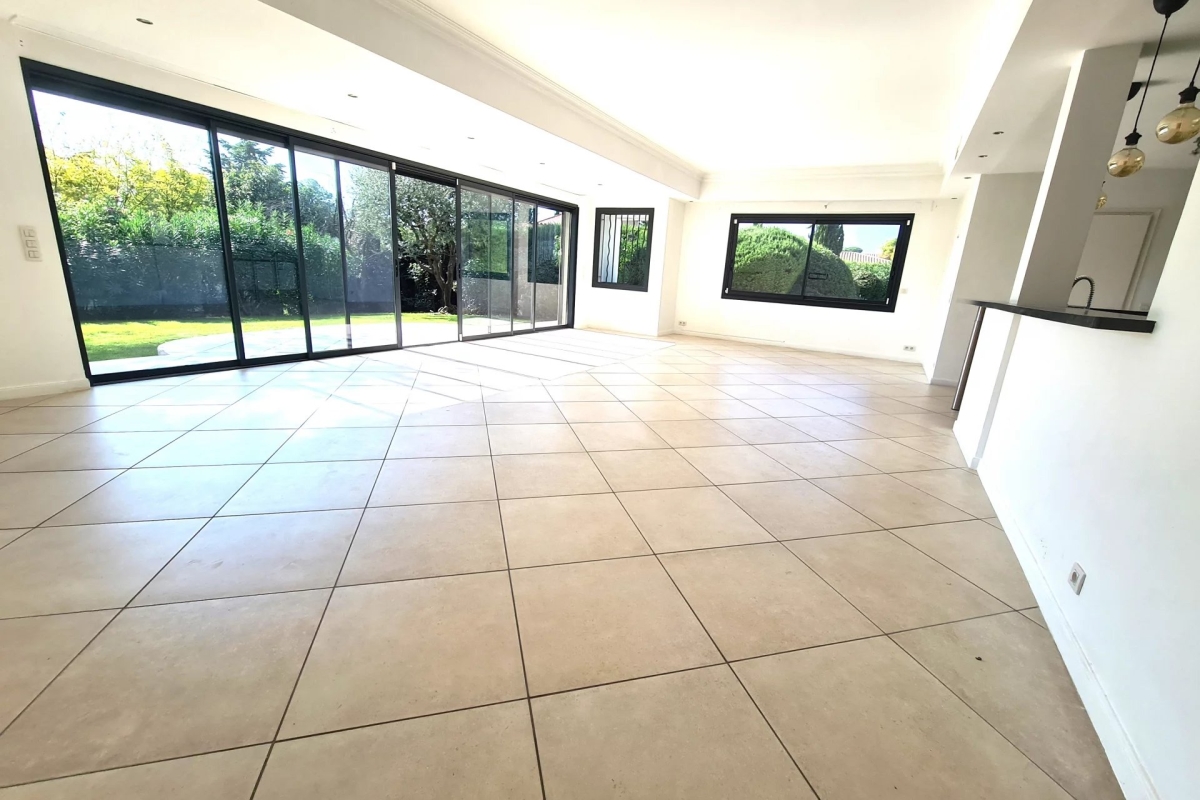 Maison de luxe à vendre à Mougins, 1 690 000 €, Photo 3
