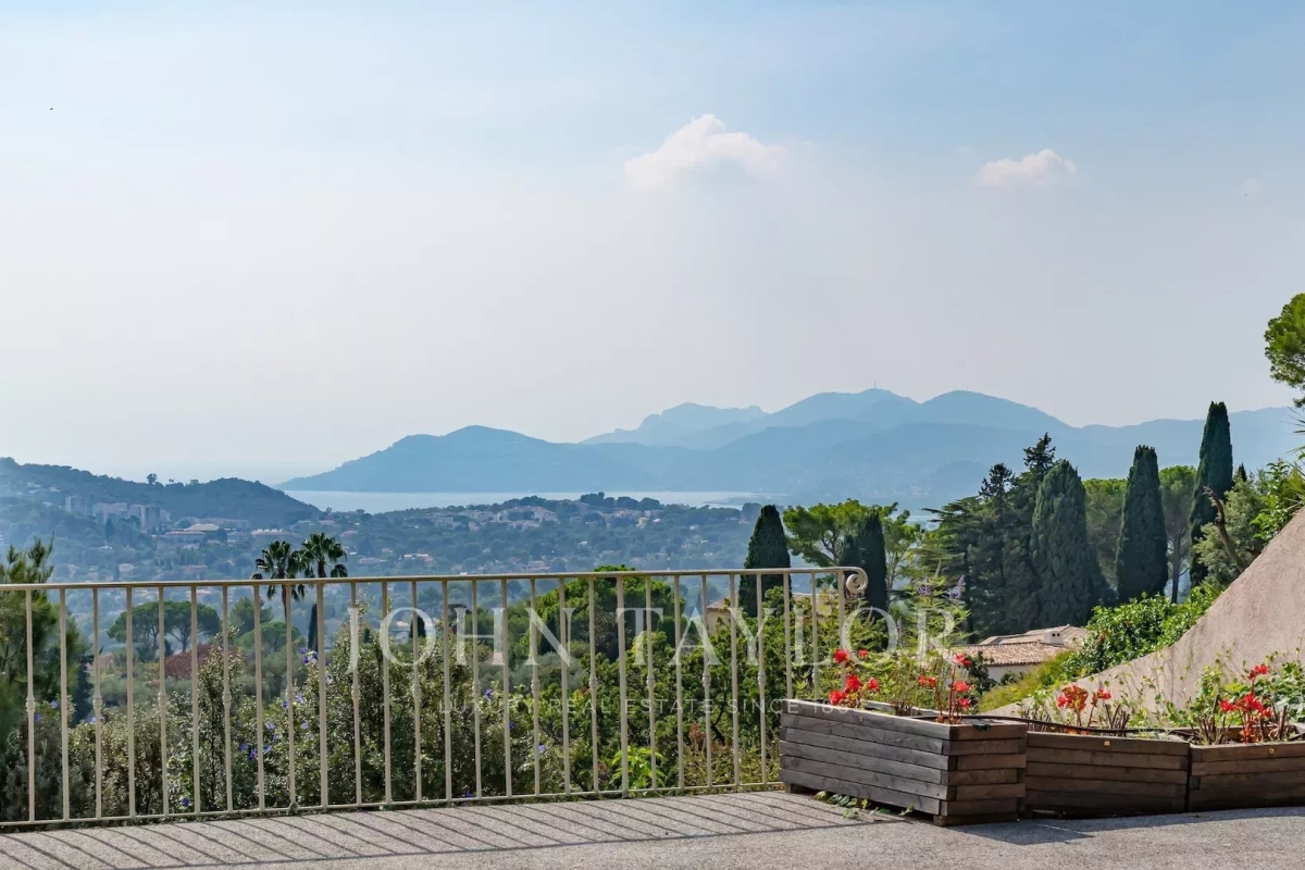Luxury House for sale in Mougins, 2 992 500 €, Photo 2