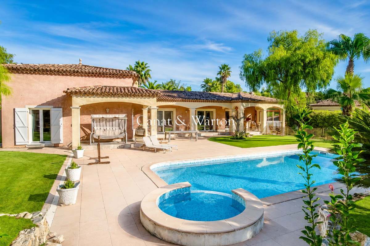 Maison de luxe à vendre à Saint-Raphaël, 1 350 000 €, Photo 1
