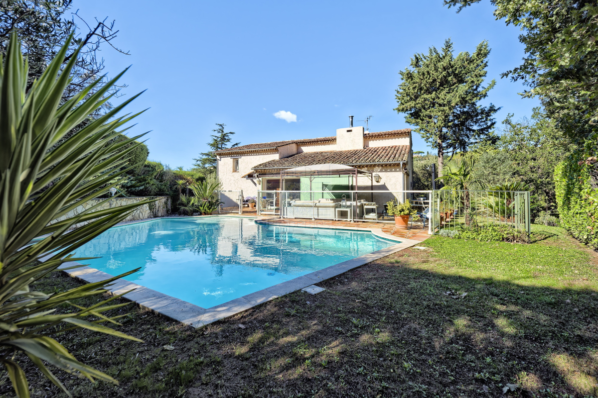Luxury House for sale in Mougins, 1 375 000 €, Photo 2