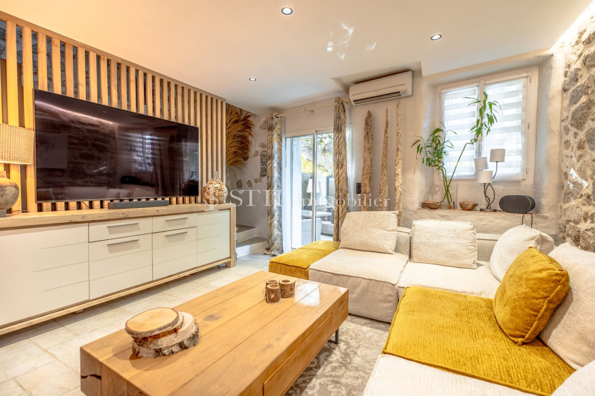 Luxury House for sale in Le Plan-de-La-Tour, 550 000 €, Photo 1