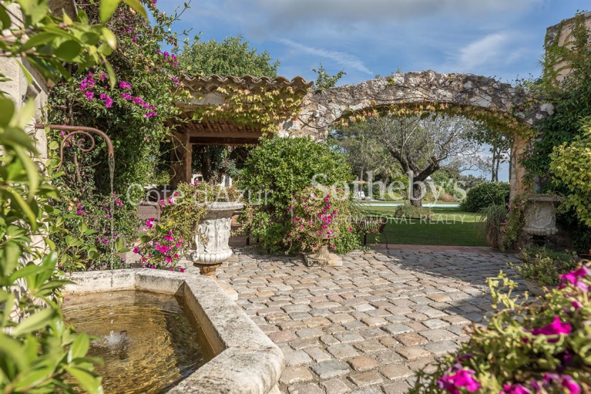 Luxury House for sale in Saint-Paul-de-Vence, 12 900 000 €, Photo 4