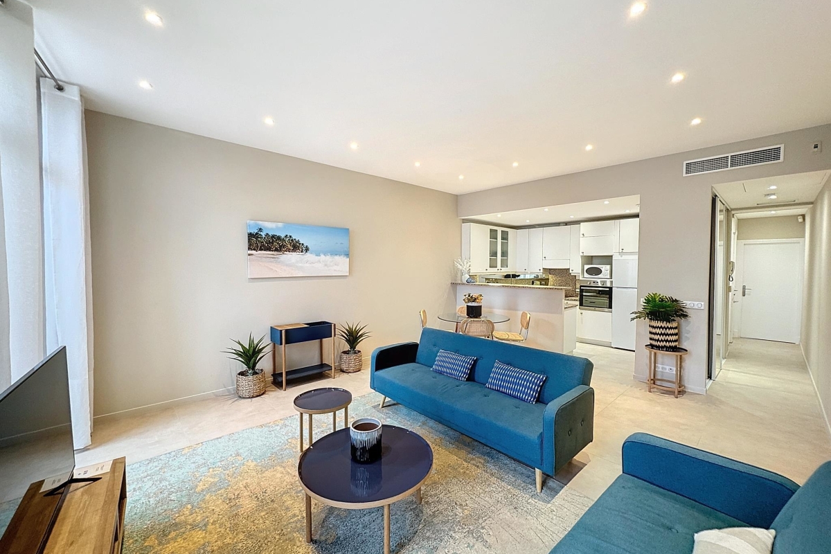 Luxury Apartment for sale in Cannes, 895 000 €, Photo 2