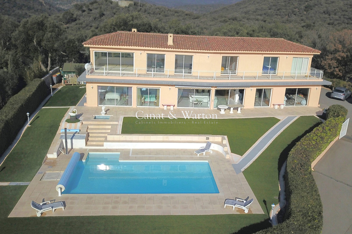Maison de luxe à vendre à Saint-Raphaël, 2 444 000 €, Photo 1