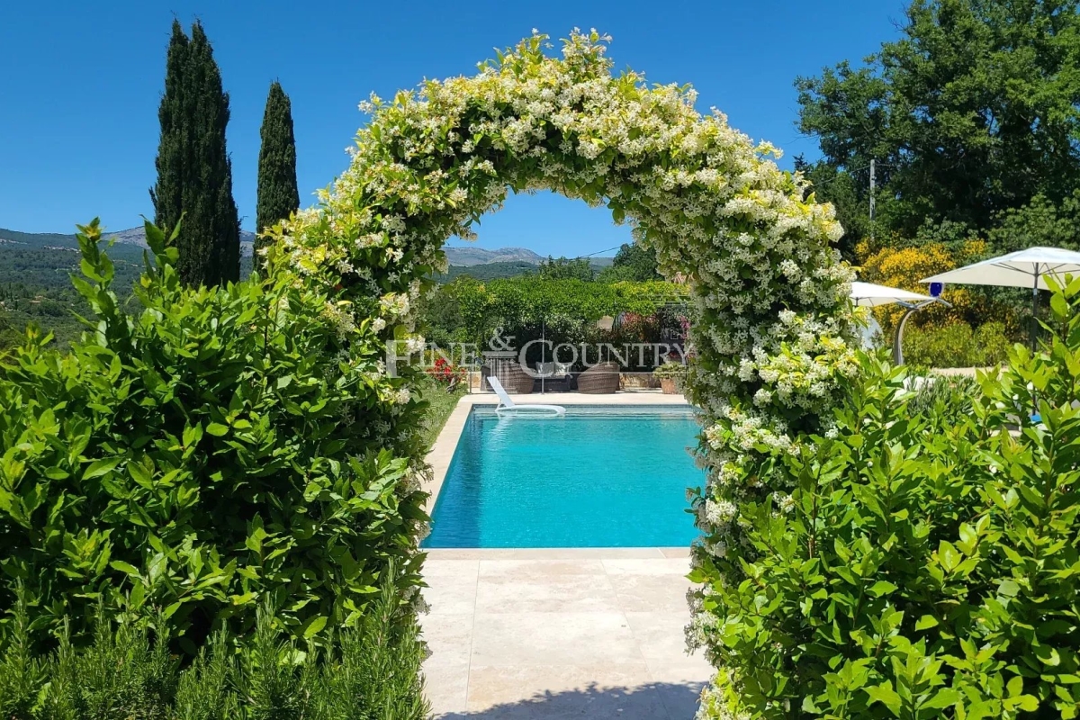 Luxury House for sale in Tourrettes, 3 995 000 €, Photo 4