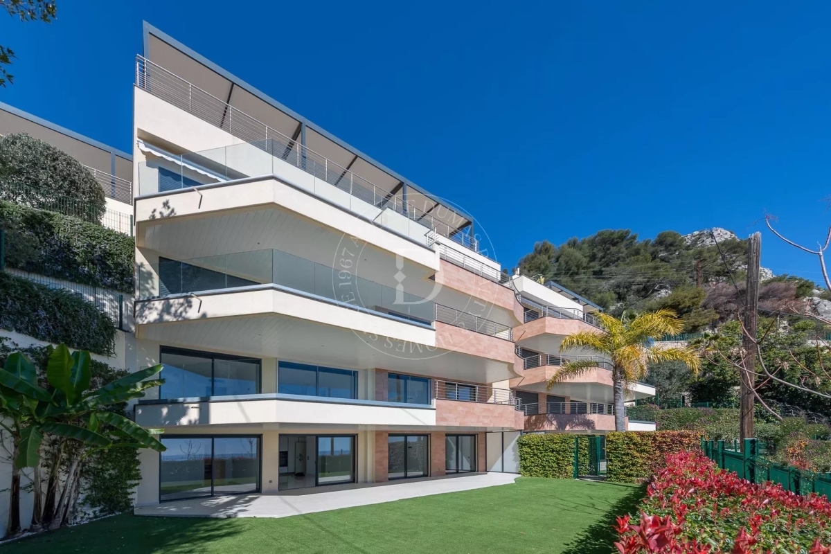 Luxury Apartment for sale in Roquebrune-Cap-Martin, 1 500 000 €, Photo 1