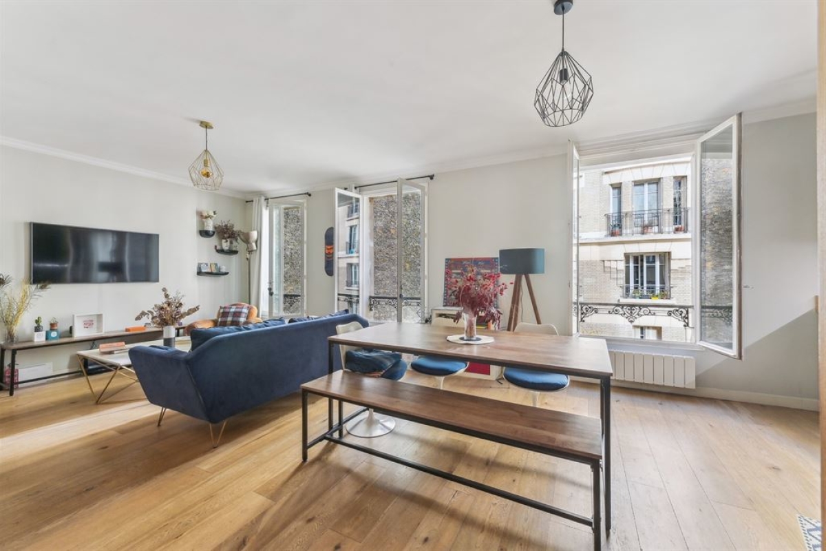 Luxury Apartment for sale in Paris 9ème, 780 000 €, Photo 2