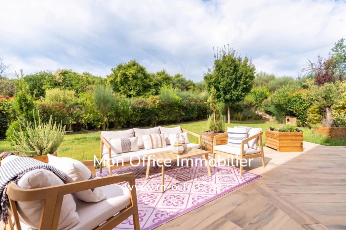 Luxury Apartment for sale in Aix-en-Provence, 760 000 €, Photo 2