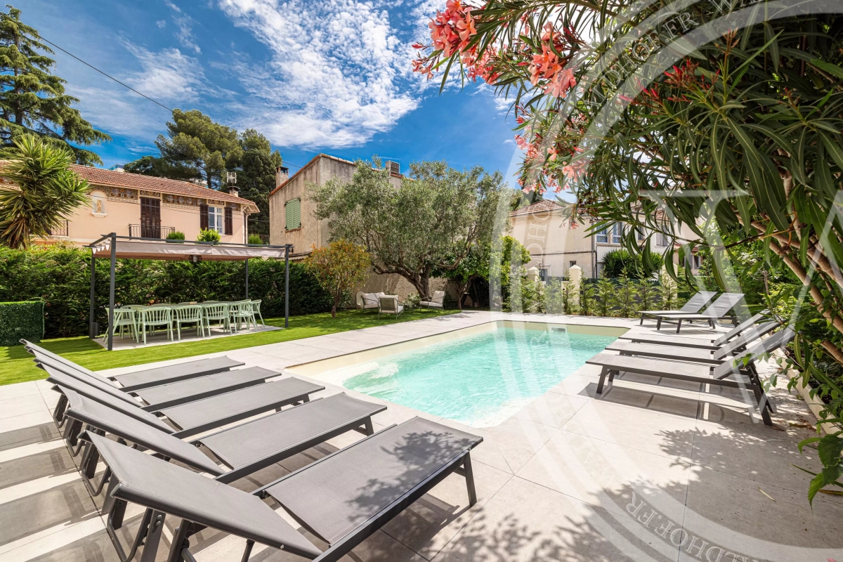 Maison de luxe à louer à Cannes, 9 750 €, Photo 2