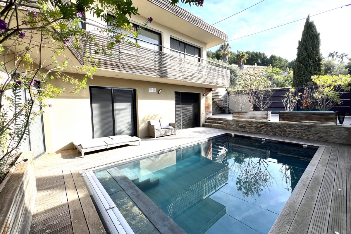 Maison de luxe à vendre à Bandol, 930 000 €, Photo 1