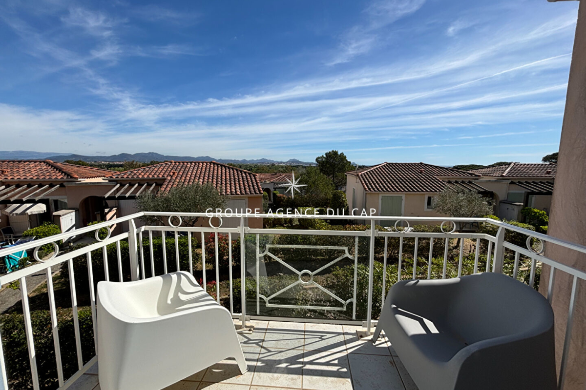 Luxury Apartment for sale in Saint-Aygulf, 329 000 €, Photo 2