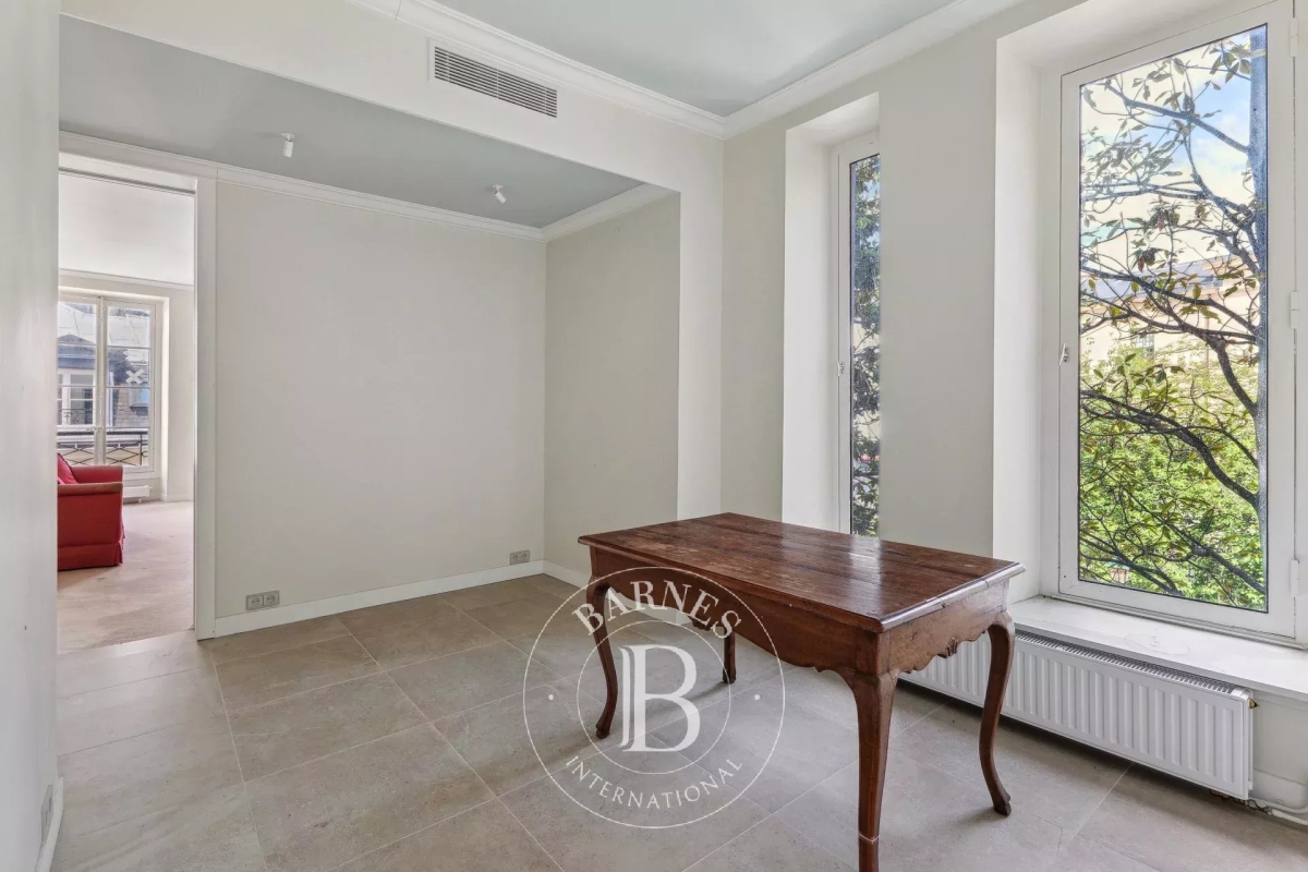 Luxury Apartment for sale in Paris 6Ème, 1 750 000 €, Photo 1