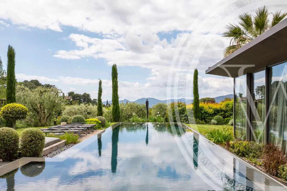 Maison de luxe à louer à Mougins, 25 000 €, Photo 1