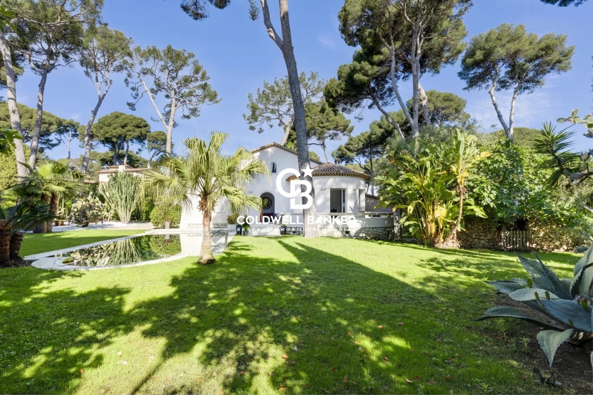 Luxury House for sale in Cap d'Antibes, 3 800 000 €, Photo 1