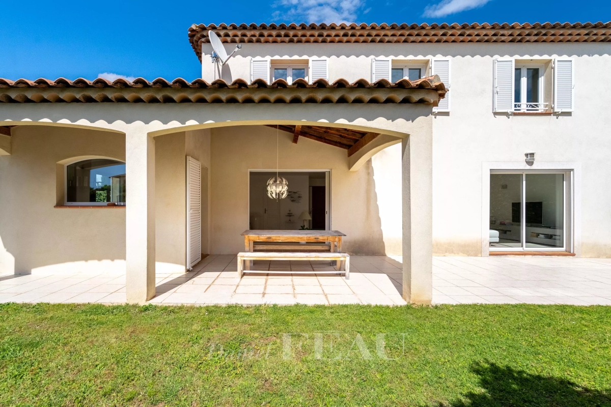 Maison de luxe à vendre à Saint-Cyr-sur-Mer, 1 080 000 €, Photo 2