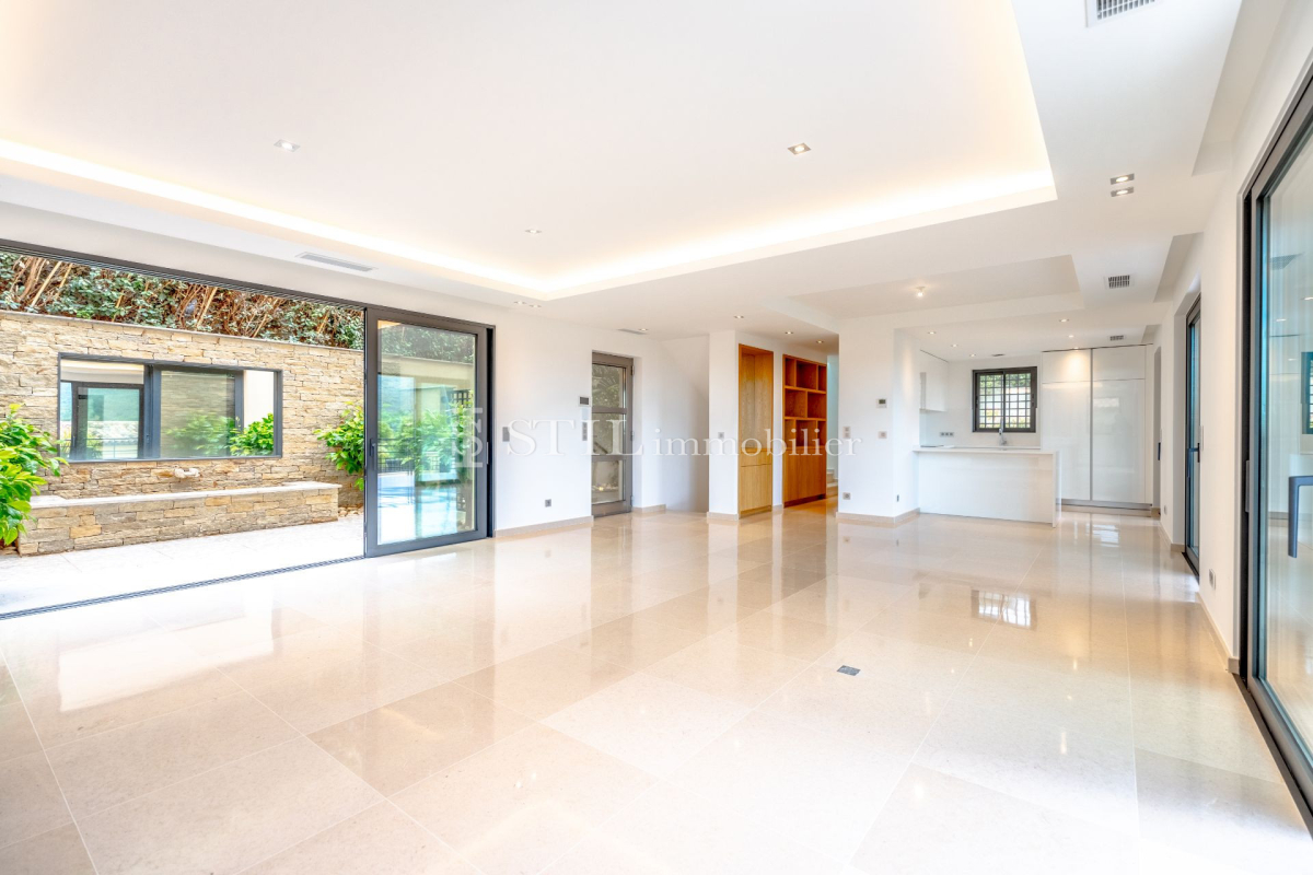 Luxury House for sale in Sainte-Maxime, 1 890 000 €, Photo 3