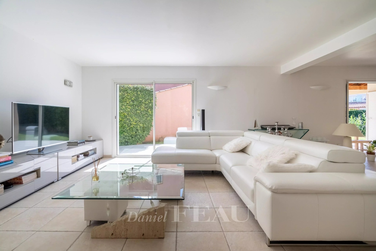 Maison de luxe à vendre à Saint-Cyr-sur-Mer, 1 080 000 €, Photo 6