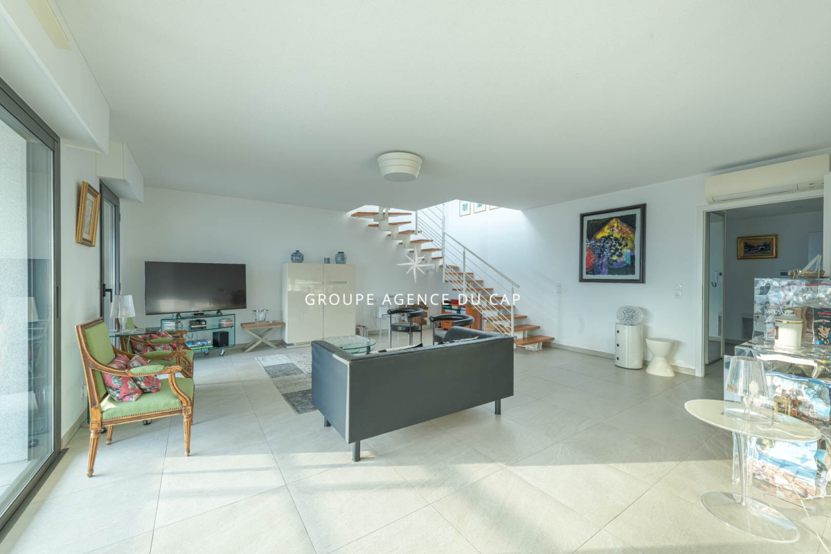 Appartement de luxe à vendre à Saint-Raphaël, 950 000 €, Photo 4
