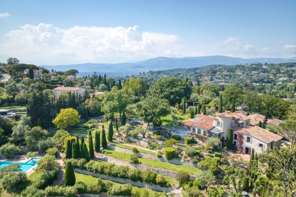 Maison de luxe à louer à Mougins, 80 000 €, Photo 2