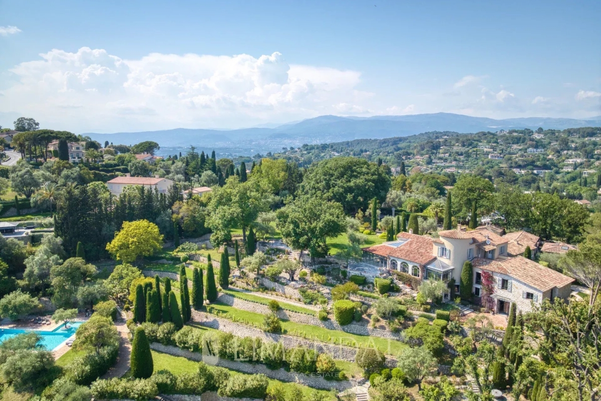 Luxury House for rental in Mougins, 80 000 €, Photo 2