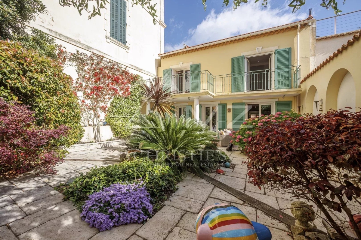 Maison de luxe à vendre à Cannes, 2 450 000 €, Photo 1