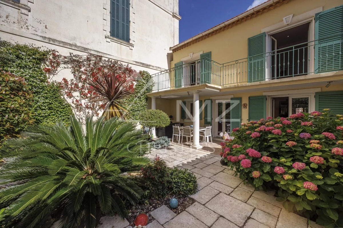 Maison de luxe à vendre à Cannes, 2 450 000 €, Photo 3