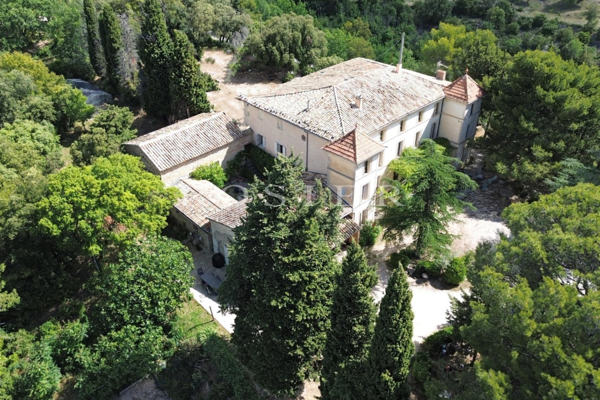 Maison de luxe à vendre à Saint Saturnin les Apt, 2 300 000 €, Photo 1