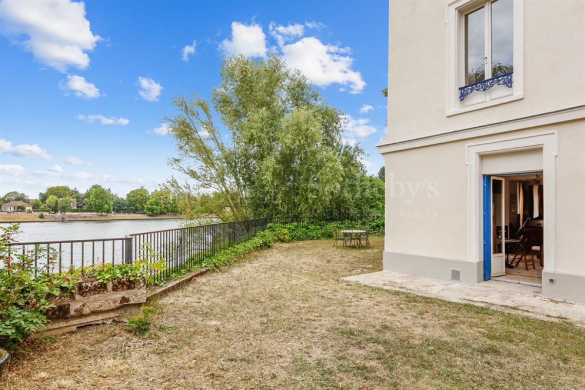 Luxury Apartment for sale in Meulan-en-Yvelines, 640 000 €, Photo 1