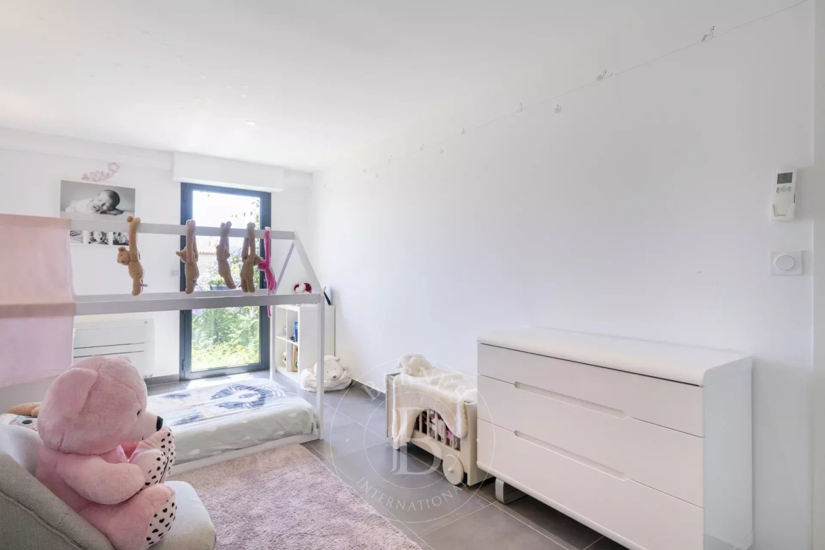 Maison de luxe à vendre à Antibes, 1 450 000 €, Photo 7