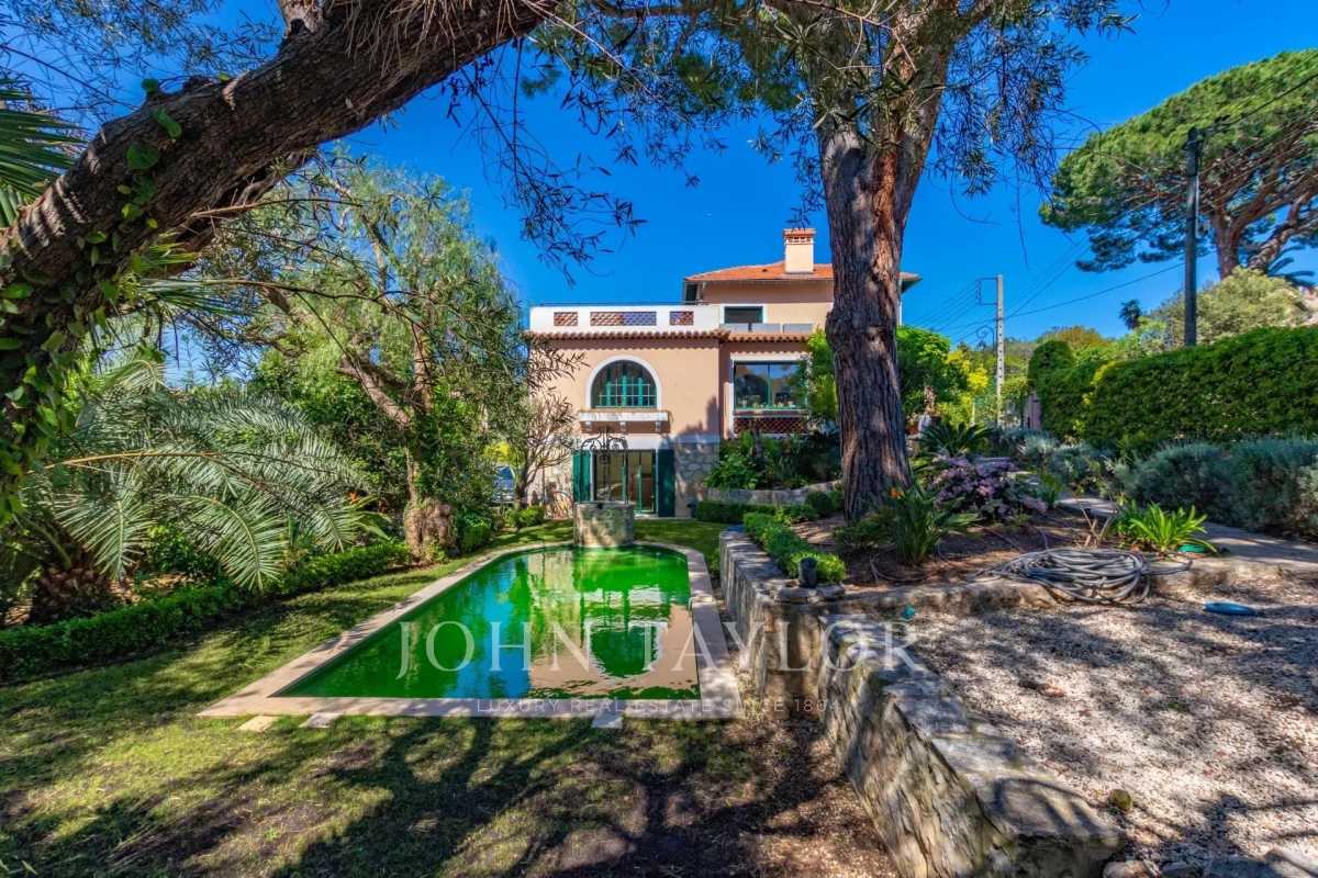 Luxury House for sale in Cap d'Antibes, 2 850 000 €, Photo 1