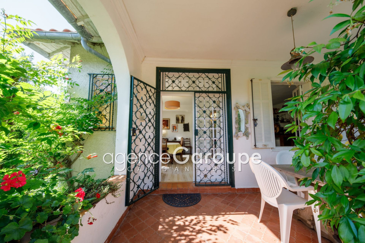 Luxury House for sale in Cap d'Antibes, 1 470 000 €, Photo 1