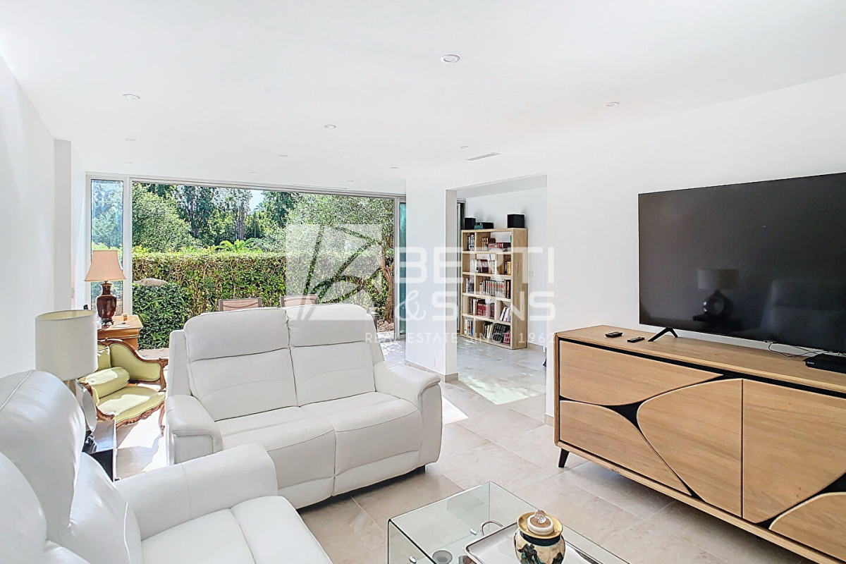 Appartement de luxe à vendre à Mandelieu-la-Napoule, 479 000 €, Photo 2