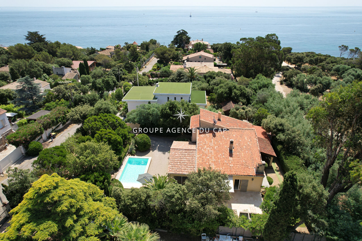 Maison de luxe à vendre à Saint-Aygulf, 1 290 000 €, Photo 1