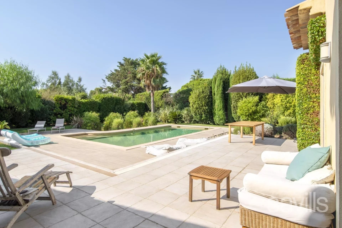 Maison de luxe à vendre à Antibes, 1 890 000 €, Photo 2