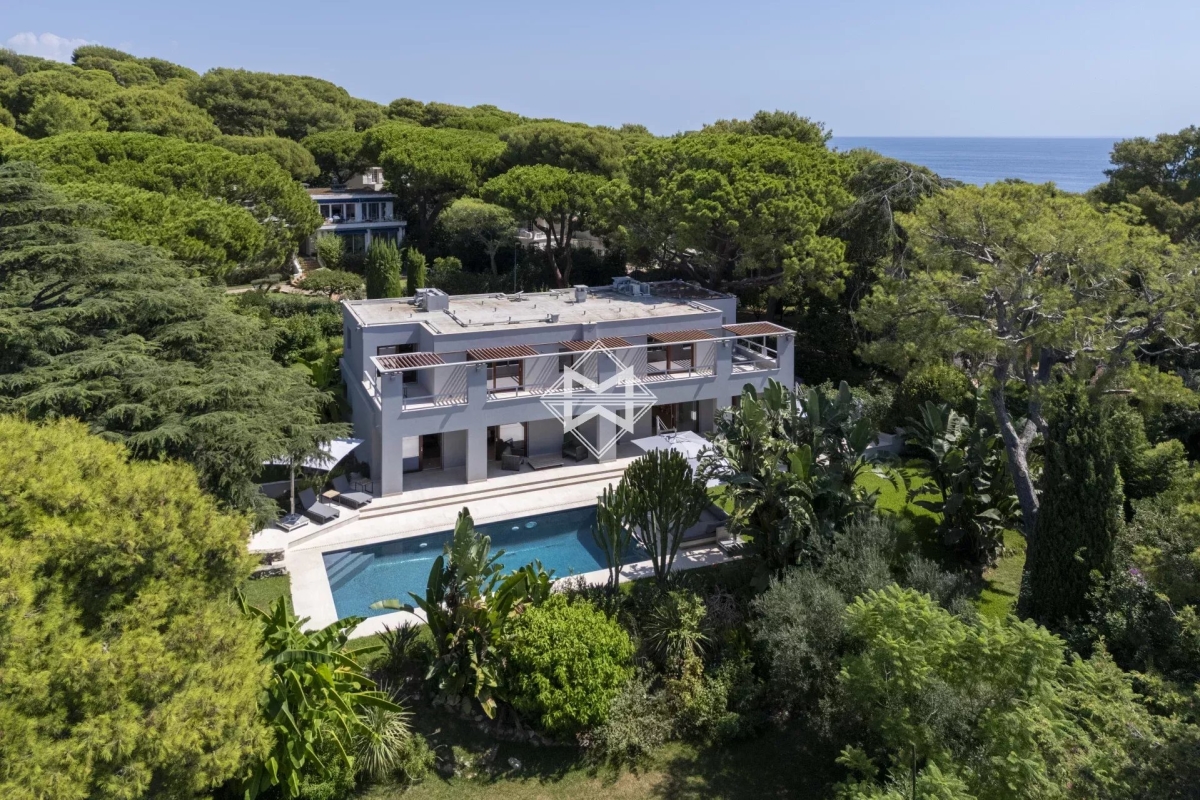 Properties for sale in Saint Jean Cap Ferrat 06230 For sale of Property in Saint Jean Cap Ferrat