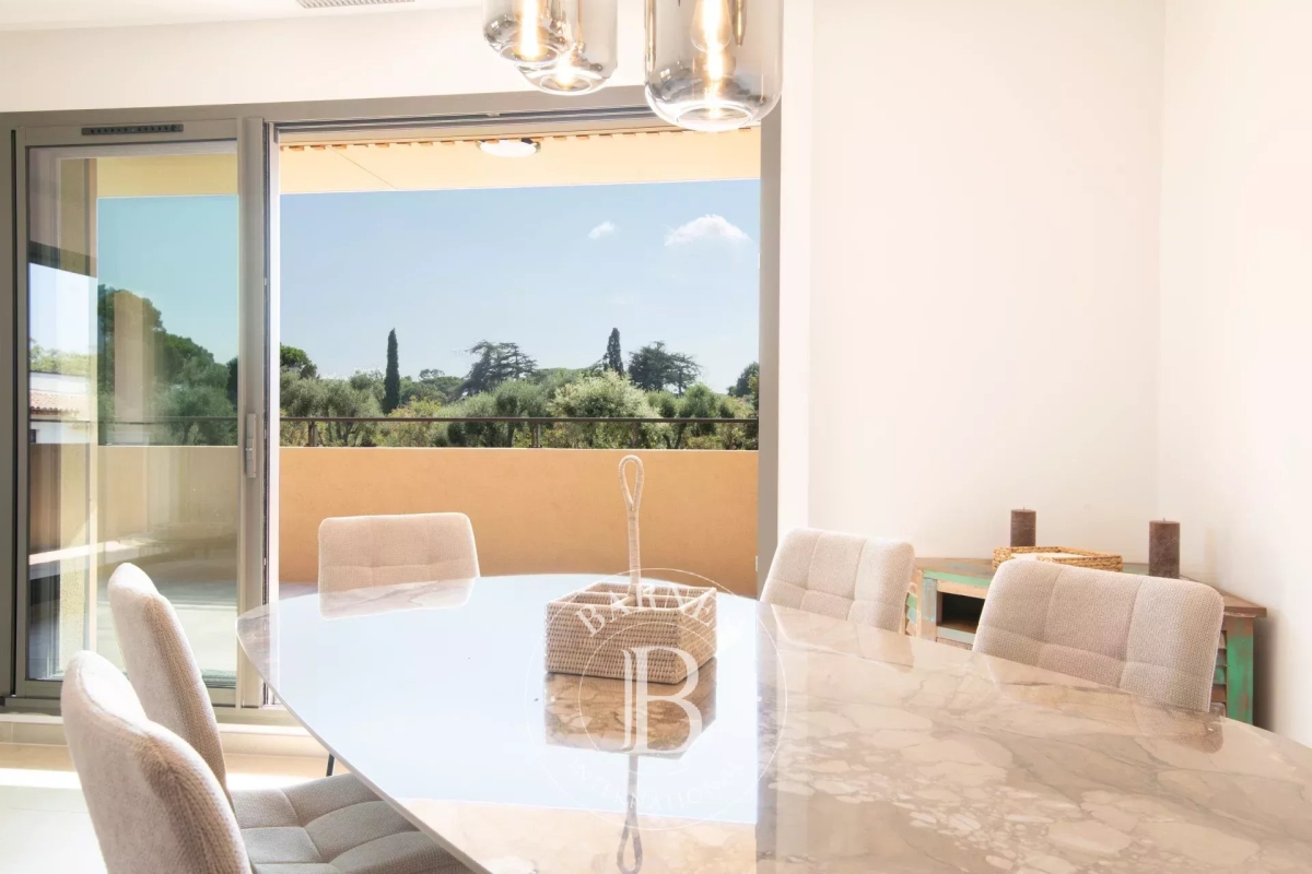 Luxury Apartment for sale in Grimaud, 1 075 000 €, Photo 6