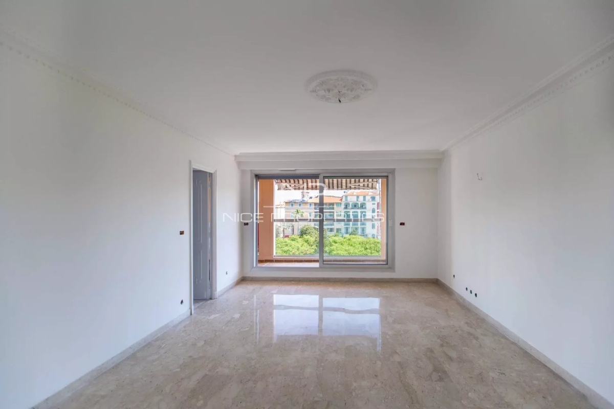 Luxury Apartment for sale in Nice, 645 000 €, Photo 2