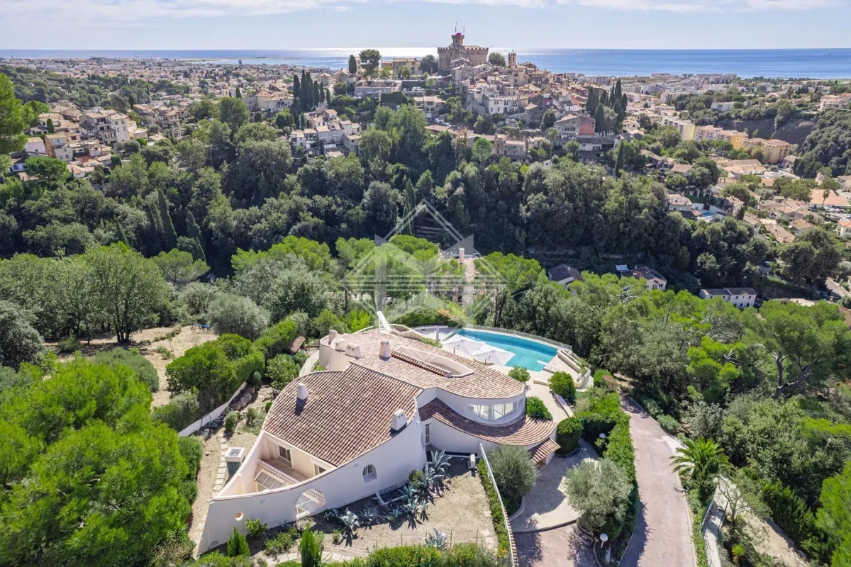 Luxury House for sale in Cagnes-sur-Mer, 2 990 000 €, Photo 2