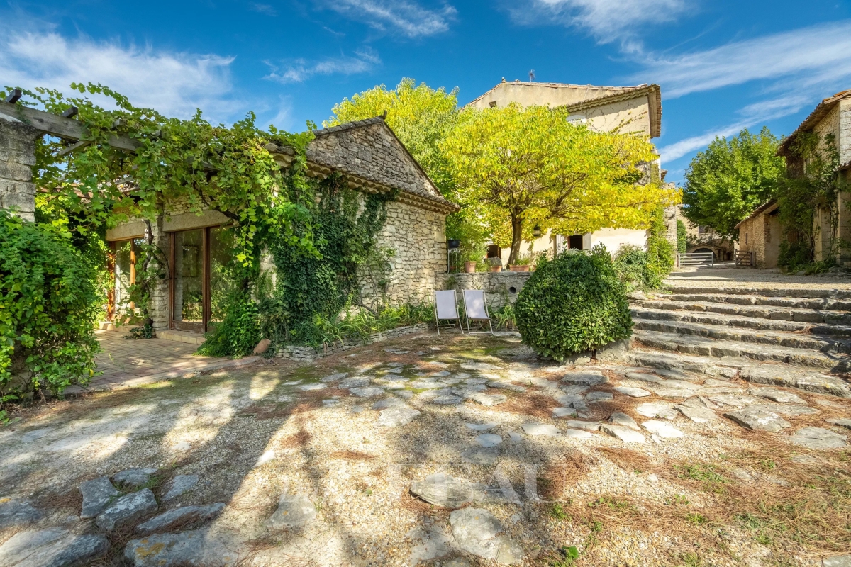 Luxury House for sale in Gordes, 1 750 000 €, Photo 4