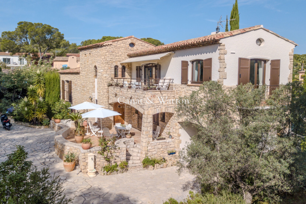 Maison de luxe à vendre à Saint-Raphaël, 1 690 000 €, Photo 1