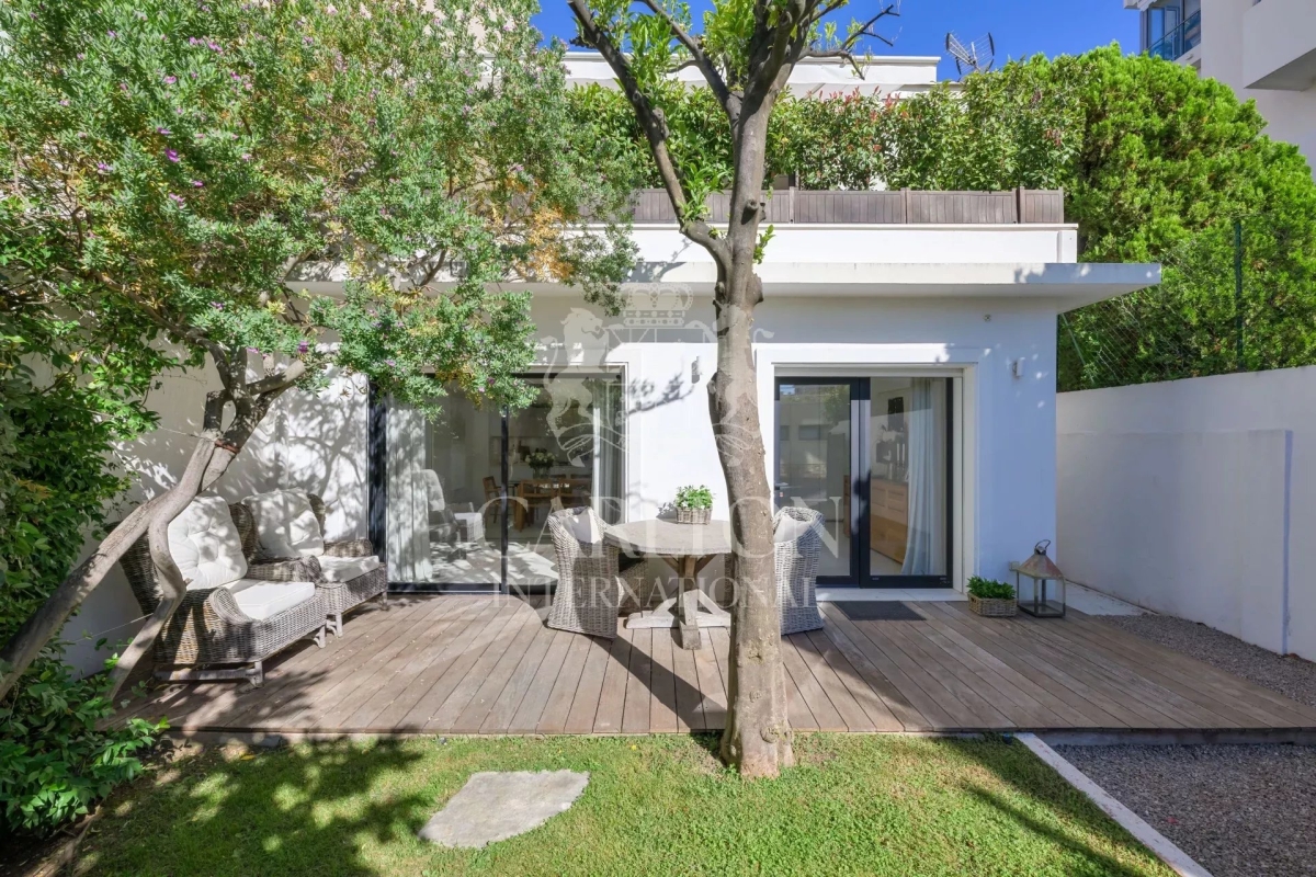 Luxury House for sale in Cannes, 1 680 000 €, Photo 1