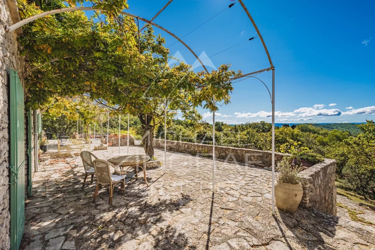 Luxury House for sale in Gordes, 1 762 000 €, Photo 4