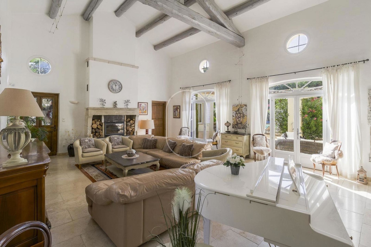 Maison de luxe à vendre à Saint-Rémy-de-Provence, 2 335 000 €, Photo 2