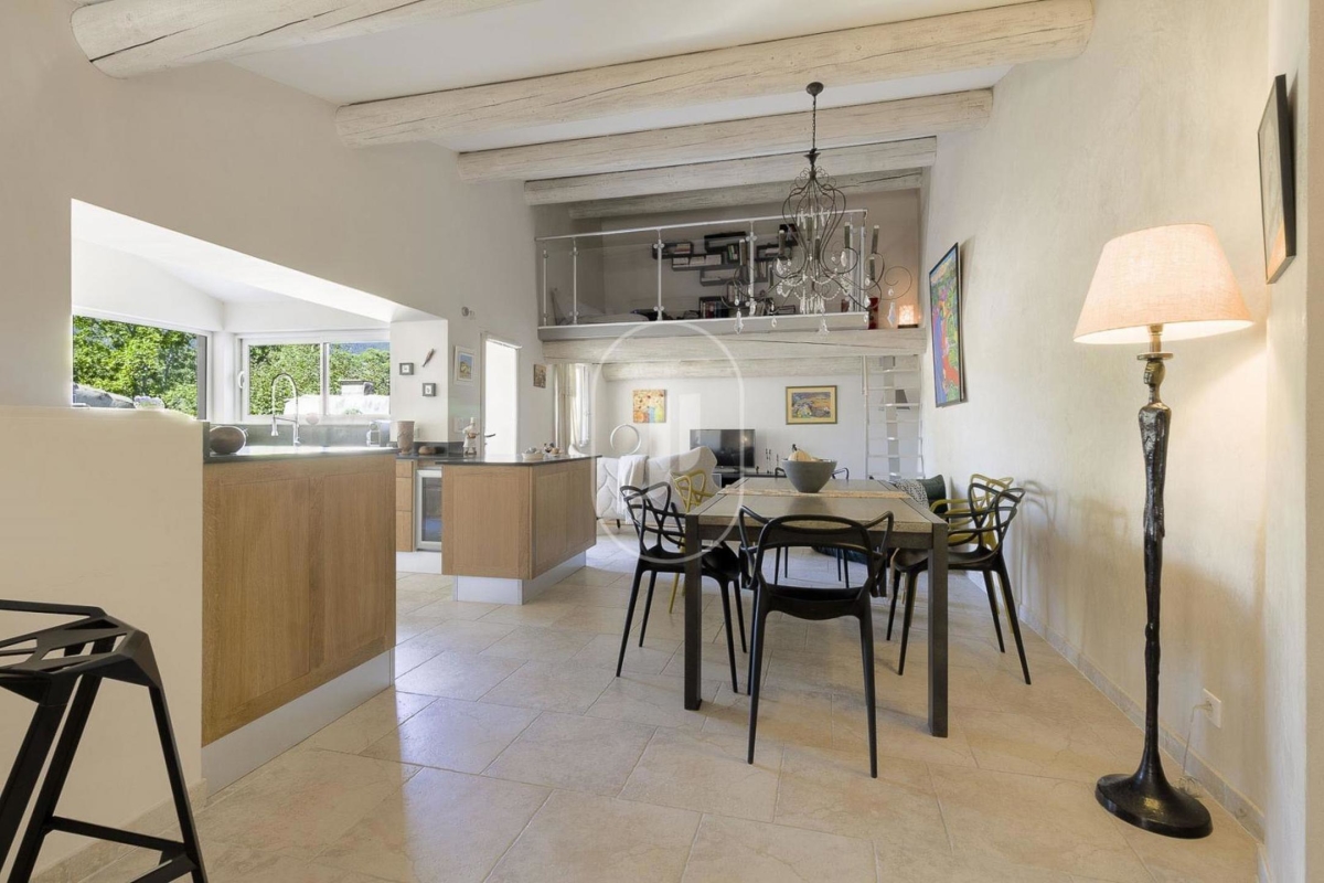 Luxury House for sale in Cucuron, 695 000 €, Photo 4