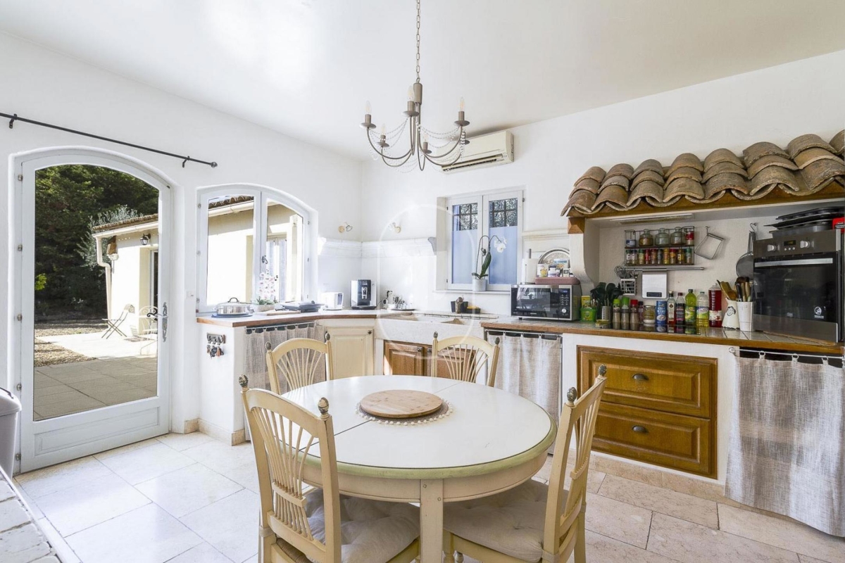 Maison de luxe à vendre à Saint-Rémy-de-Provence, 2 335 000 €, Photo 4